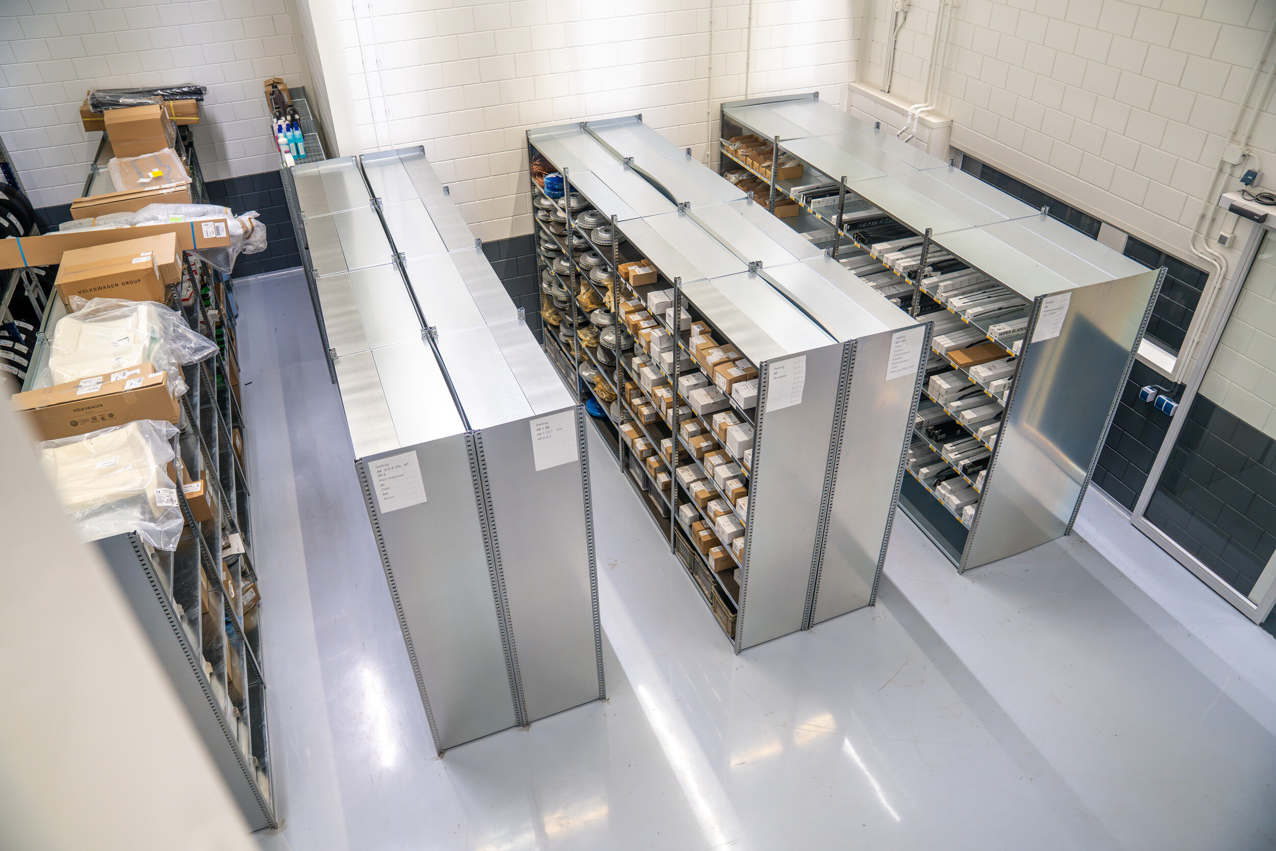 Pijlman Magazijn-lockers-en-werkplek---werkplaats---Van-den-Brug-Drachten